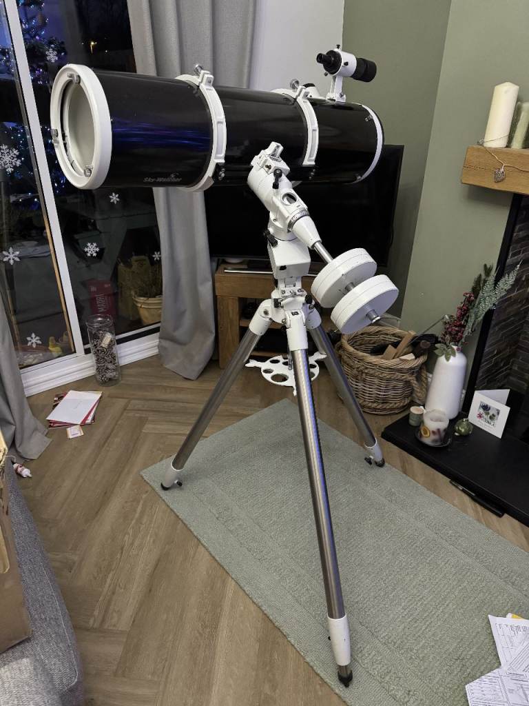 Skywatcher 200p telescope with EQ-55. mount and accessories