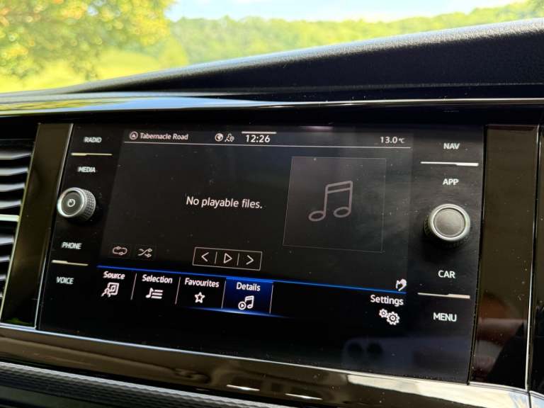 VW Transporter T32 Kombi 204 DSG Highline, Huge Spec, Genuine Leighton Van Model