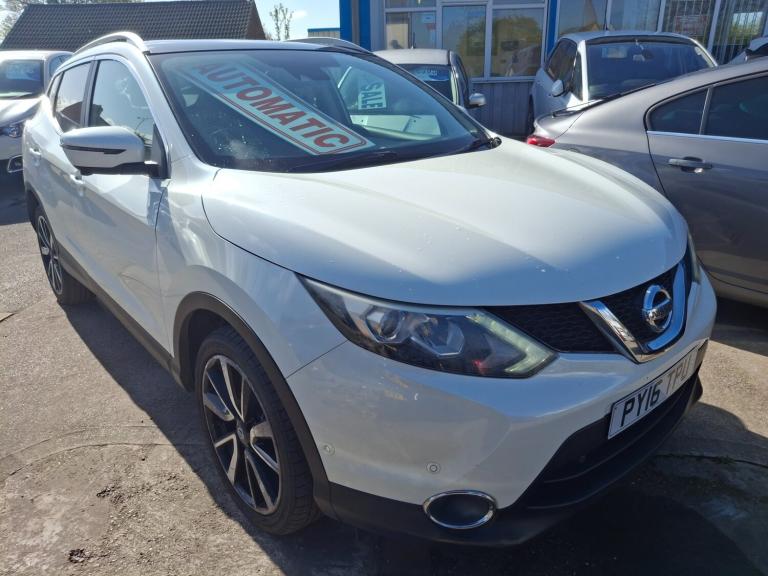 2016 Nissan Qashqai 1.6 dCi Tekna 5dr Xtronic HATCHBACK Diesel Automatic