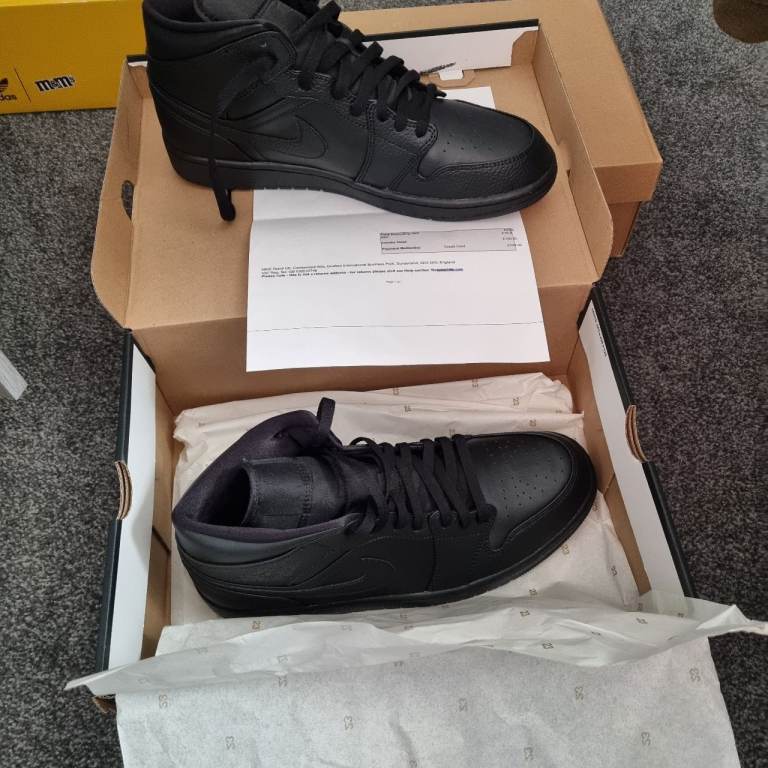Nike air Jordan 1 mid black mens size 11.5