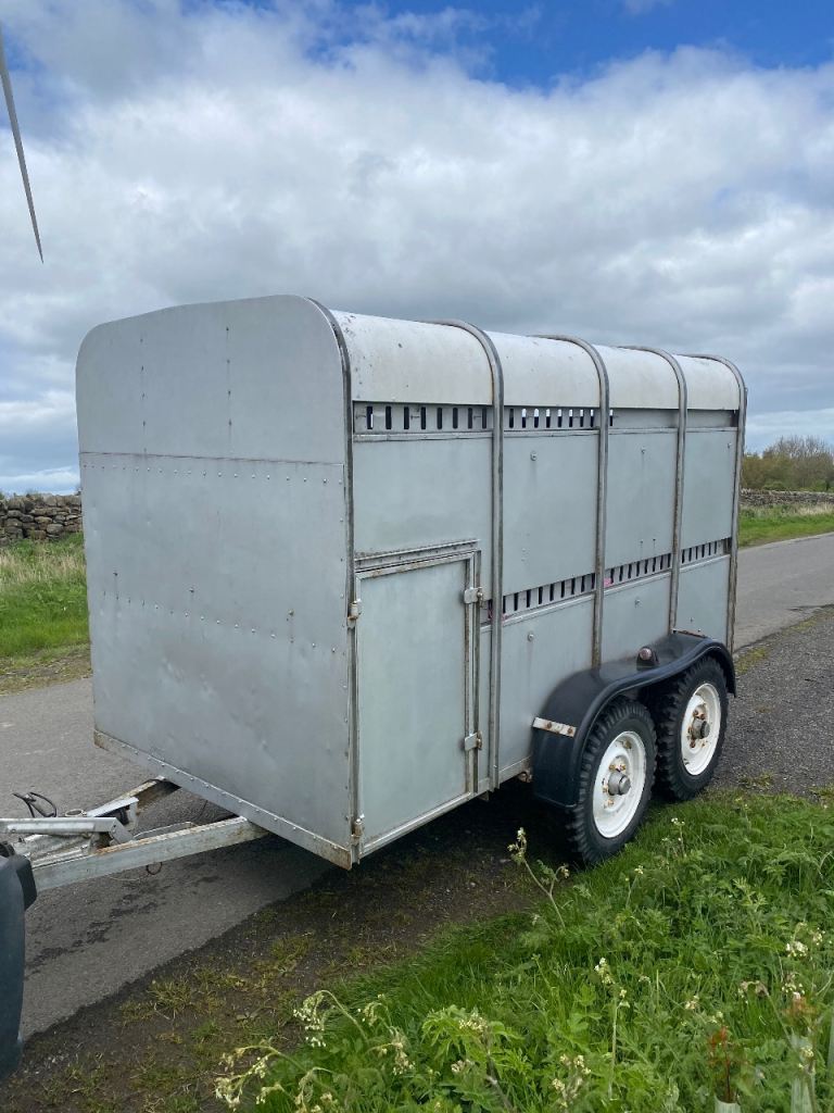 Livestock trailer 