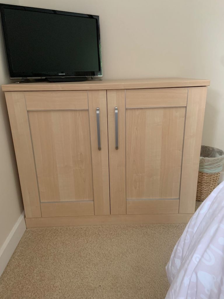 Light Wood Effect Storage Cabinet with Doors