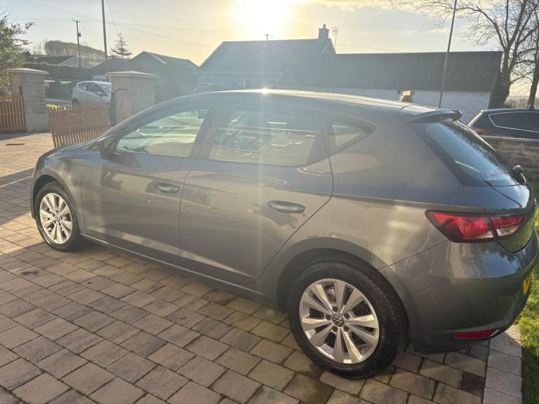 Seat Leon 1.2l 2013 ( Corsa Clio A3 golf )