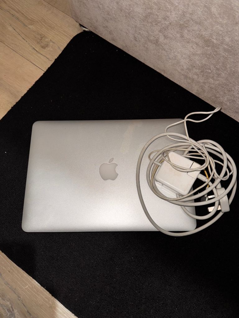 Apple MacBook Air 13 Inch 2017