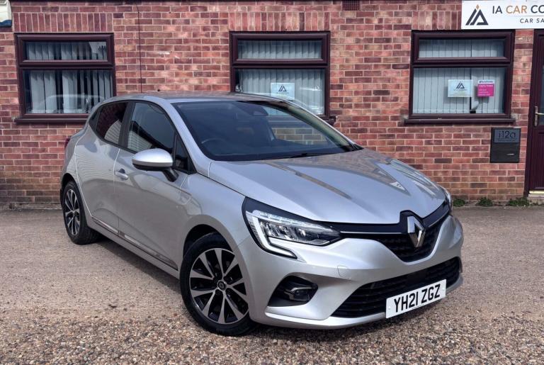 2021 Renault Clio 1.0 TCe 100 Iconic 5dr HATCHBACK PETROL Manual