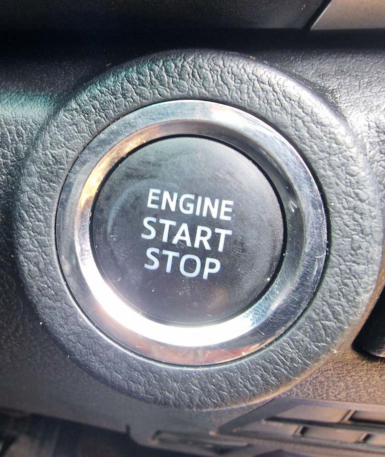 2017 Toyota Hilux Invincible D/Cab Pick Up 2.4 D-4D PICK UP DIESEL Manual