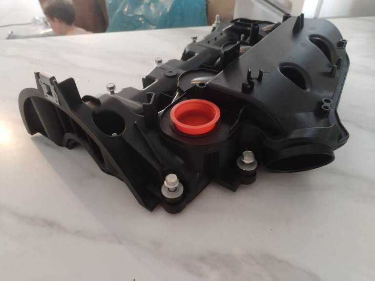 Landrover RH inlet manifold 