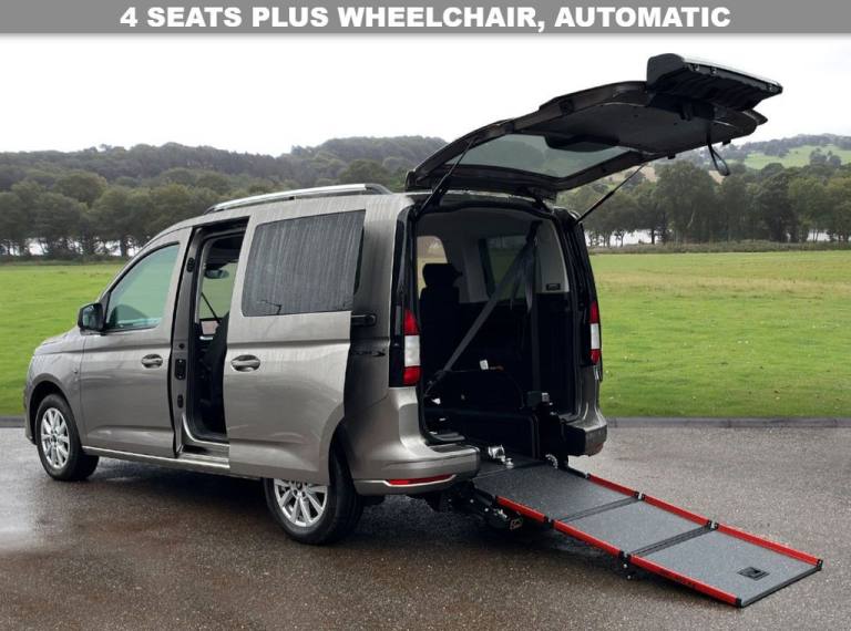 2024 73 FORD TOURNEO CONNECT 2.0 ECOBLUE TITANIUM MPV 5DR DIESEL DCT EURO 6 (S/S