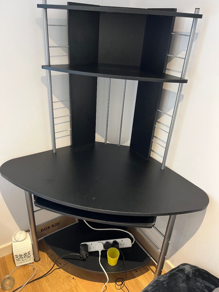 Black Corner Computer Desk – Good Condition