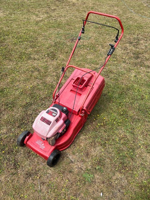 Petrol lawnmower 