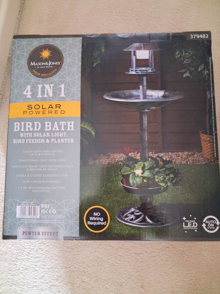 Solar powered bird bath and feeder - brand new