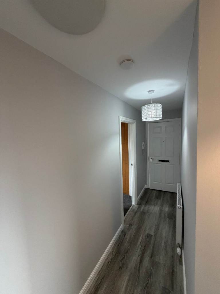 FULLY REFURBISHED 2 BEDROOM FLAT – MUIR STREET, LARKHALL – £749 PCM