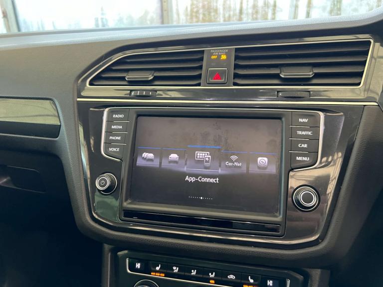 2017 Volkswagen Tiguan 2.0 TDi 150 4Motion SEL 5dr DSG ESTATE DIESEL Automatic