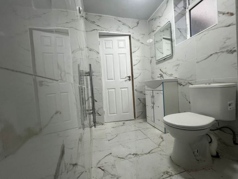 ***ONE BEDROOM FLAT TO RENT***SPACIOUS FLAT***IDEAL FOR WORKING PROFESSIONALS***CALL NOW TO VIEW***