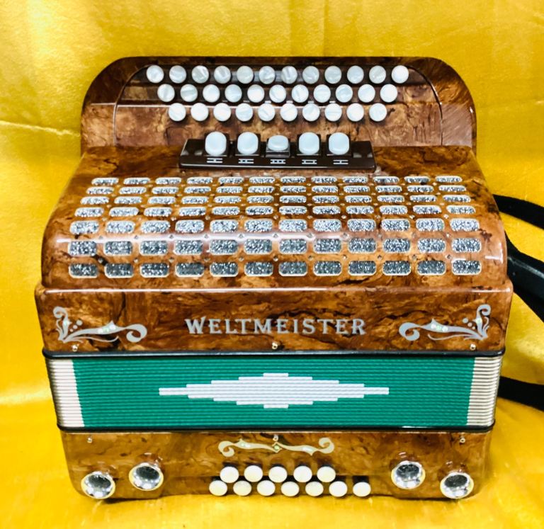 WELTMEISTER 620 STYRIAN HARMONICA ACCORDION USED