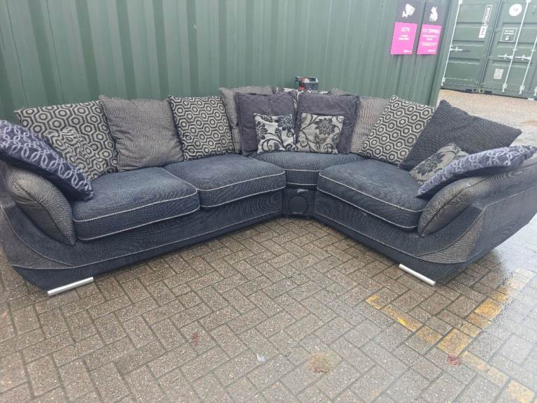 SCS Corner Sofa with Built-in Pioneer Speakers – Black/Grey – Delivery Available