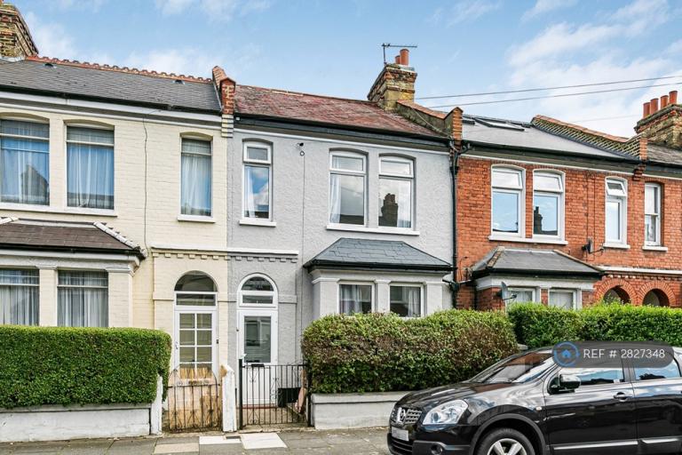 1 bedroom in Crusoe Road, Tooting, CR4 (#2827348)