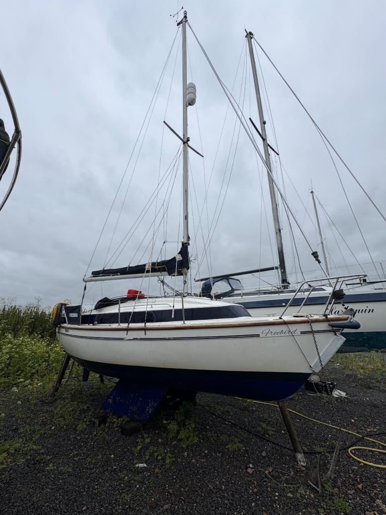 22ft Newbridge Venture Yacht – Bilge Keel – Tohatsu 6HP Outboard – GPS – Ready for the Season