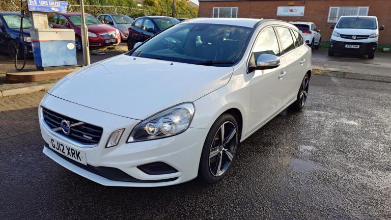  VOLVO V60 DRIVe [115] R DESIGN 5dr, Estate, Tow Bar, Diesel, £35 Cheap Road tax