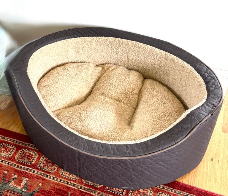 Wainwright’s Deep-Sided Pet Bed with Reversible Inner Cushion - Unused