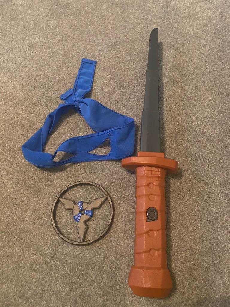 Teenage Mutant Ninja Turtles Leo katana and ninja star