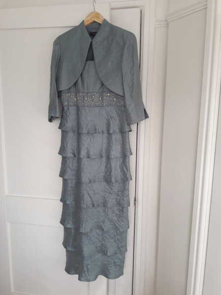 R&M RICHARDS WEDDING OUTFIT