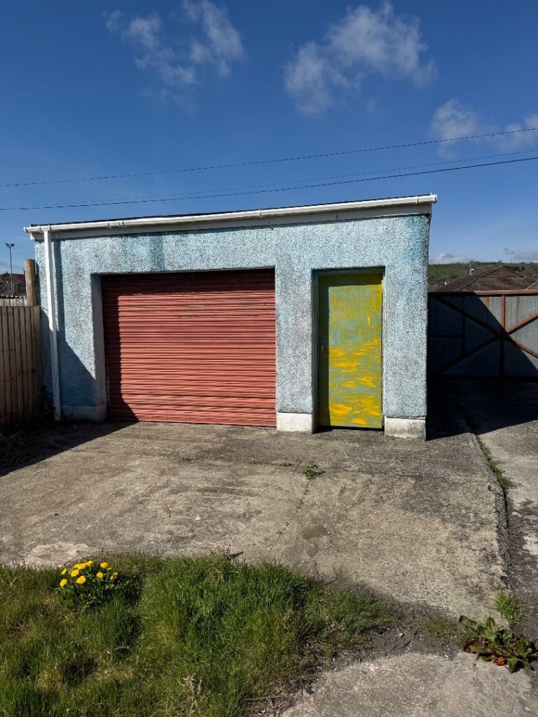 Workshop/storage unit