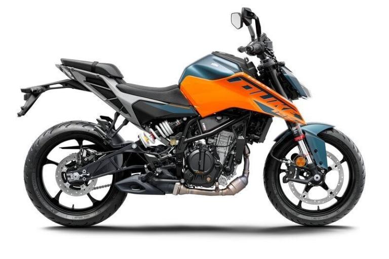 KTM 125 DUKE, 2025, BRAND NEW UN-REGISTERED, BOTH COLOURS AVAILABLE.