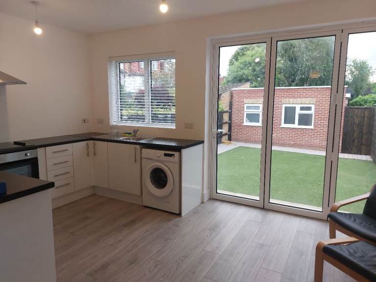 1 bedroom ground floor flat with garden