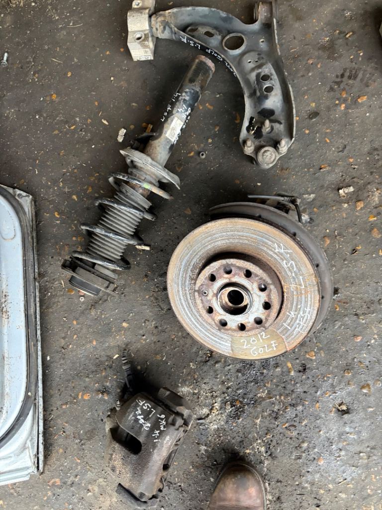 2012. VW. Golf. MK6. 1.4. TFSI. Petrol. Both. Side. Front. Hub shock wishbone. Available 