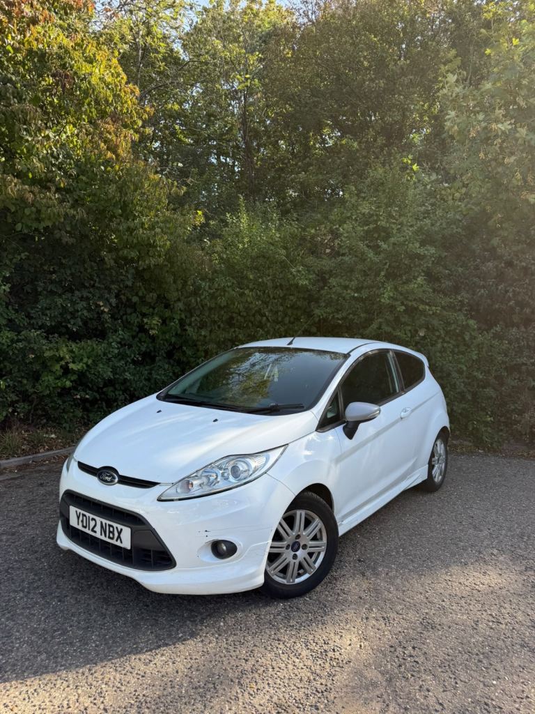Ford, FIESTA, Hatchback, 2012, Manual, 1560 (cc), 3 doors