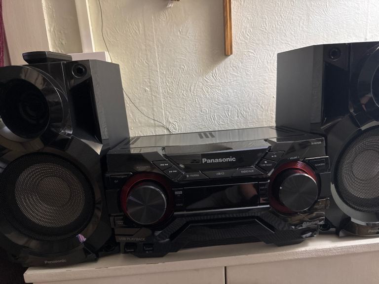 Panasonic Black Wireless Megasound Hi-Fi Speaker