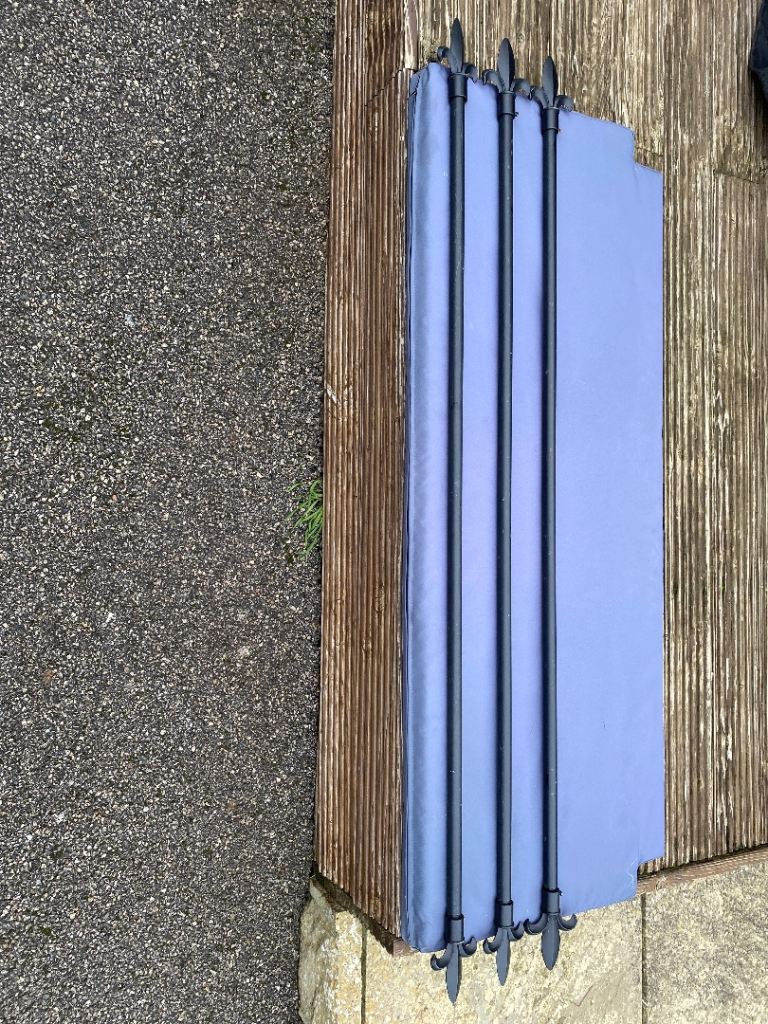 3 Black metal adjustable curtain rail