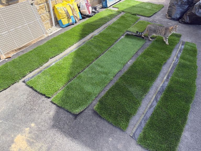 Namgrass artificial grass off cuts - Bramshaw & Brazil mix
