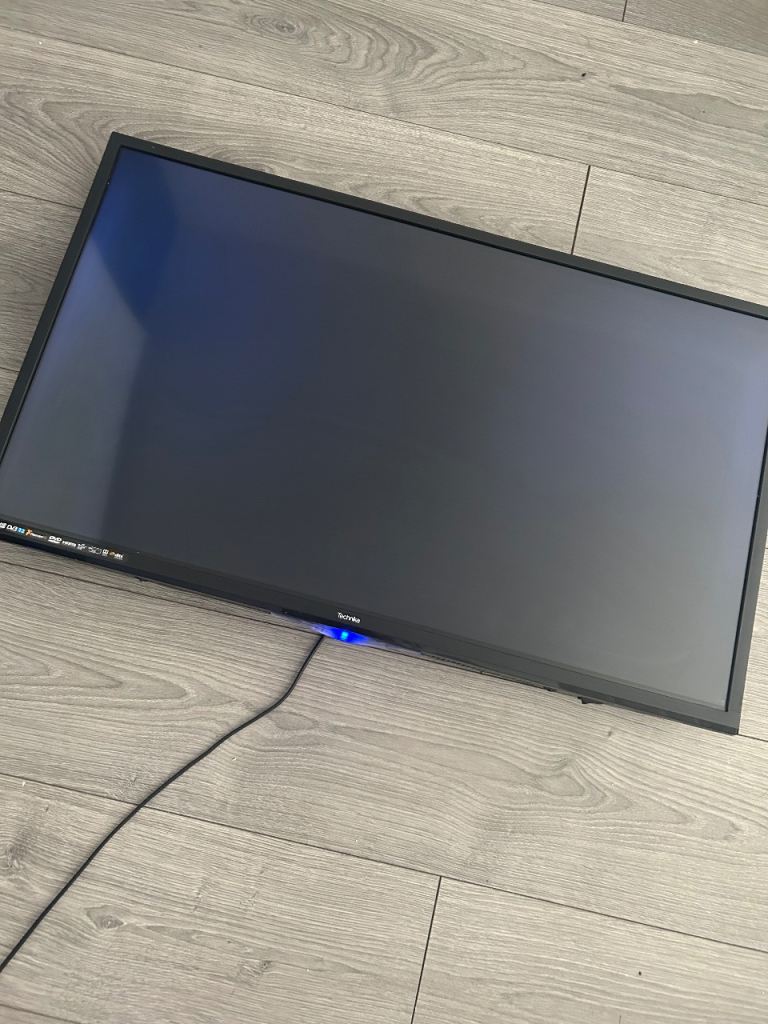 32” technika tv Spares or repairs 