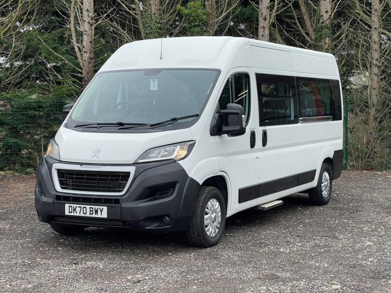 2020 Peugeot Boxer BLUEHDI 335 L3H2 15 Seat Non-D1 minibus with AC, Nav, Cruise, Camera. ULEZ Min...