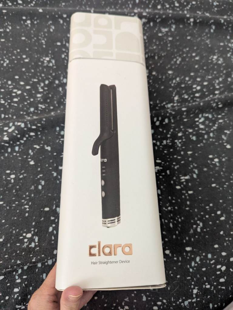 Clara Hair Straightener Device in Black - Brand New