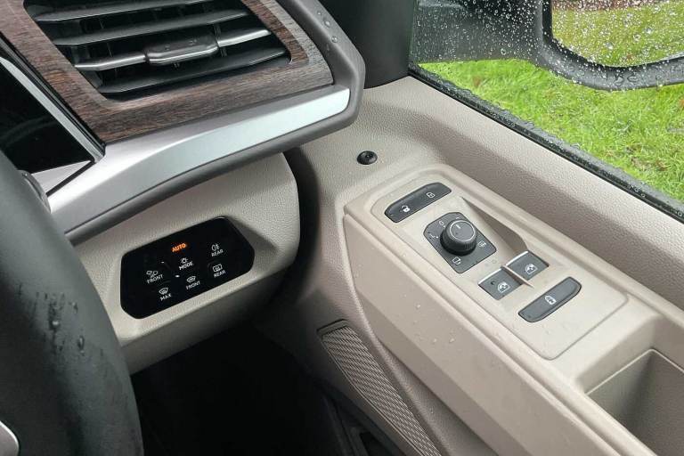 2025 Volkswagen Multivan 1.5 TSI eHybrid Style 5dr 4MOTION DSG People Carrier Hybrid Automatic