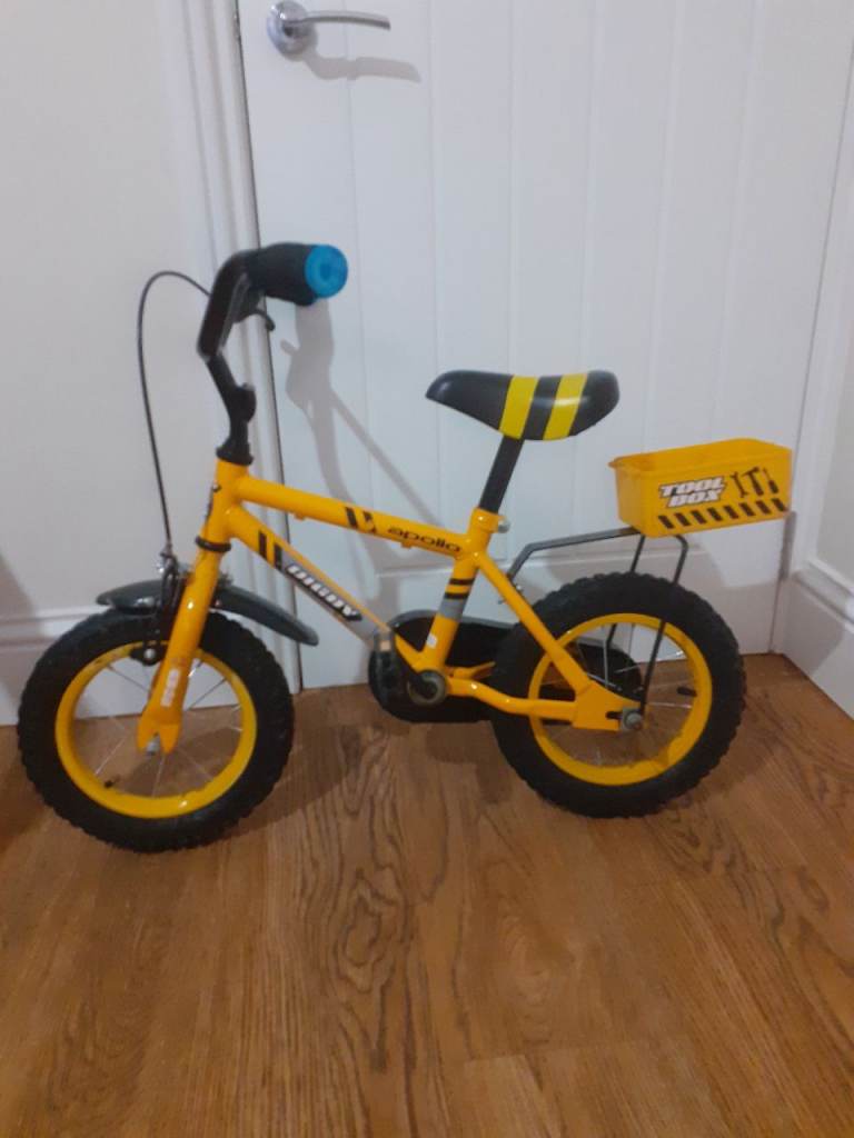 Childs Bicycle  12"  - V G Condition - Collect Winchester ( Parking outside )