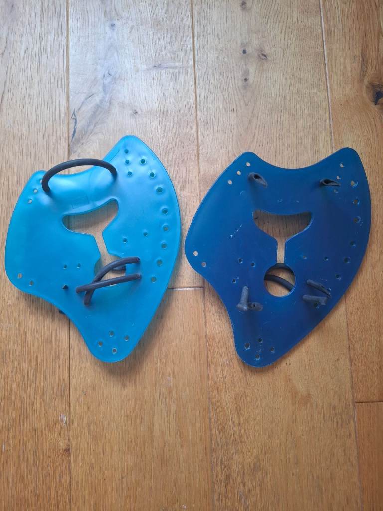 TYR Catalyst Size L (4) Stroke Swimming Hand Paddles 
