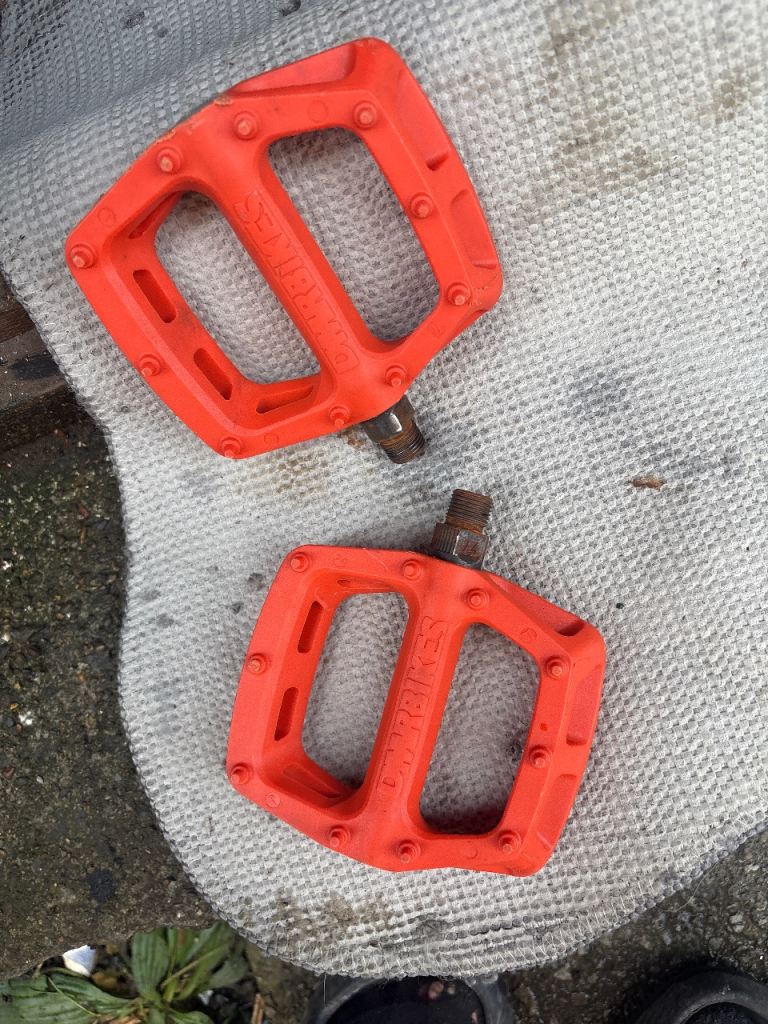 Bike pedals 