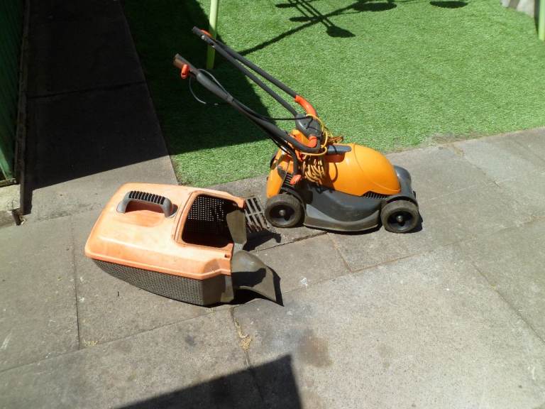 Flymo Electric Lawnmower with Grass Box – Good Condition