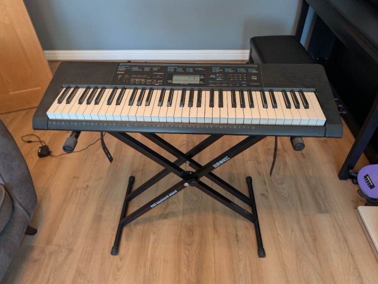 Yamaha Electronic Keyboard with Stand - Good Working Order
