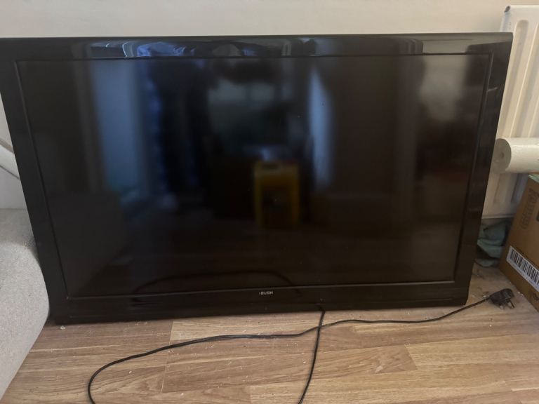 BUSH 40’’ TV   spares or repair 