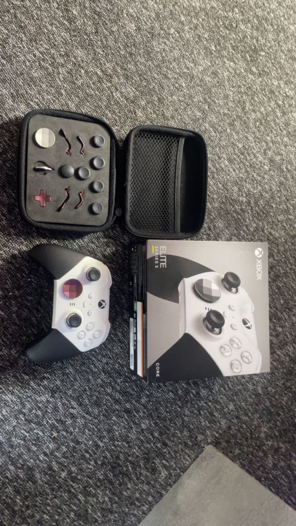Xbox series s 512gb with elite series 2 controller and venom accessory pack