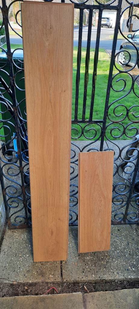 Laminated oak effect flooring