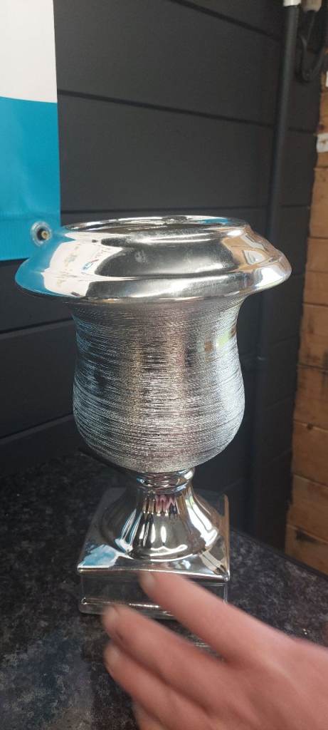 Silver urn *reduced*
