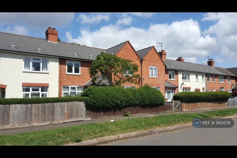 4 bedroom house in Forest Road, Northampton, NN4 (4 bed) (#2813578)