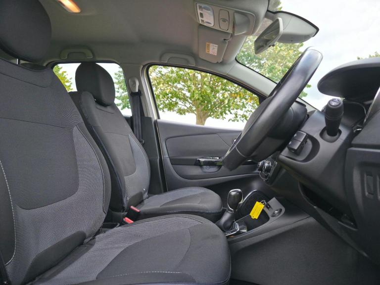 2016 Renault Captur 1.2 TCe ENERGY Dynamique Nav Auto Euro 6 (s/s) 5dr HATCHBACK Petrol Automatic