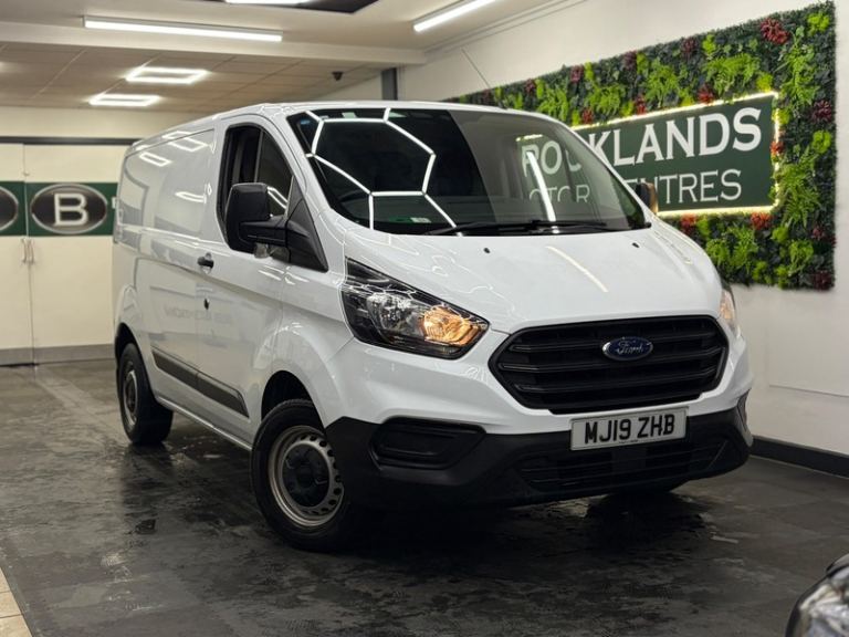 Ford Transit Custom 300 BASE P/V L1 H1 [STUNNING EXAMPLE]